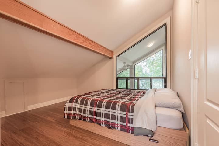 Chambre 8 (lit 1 de 2 lits queen size, troisième étage)