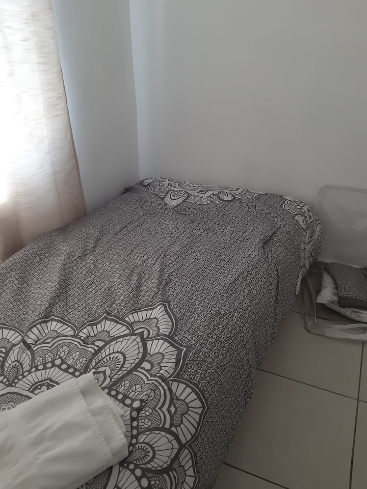 小而基本的第4间卧室 

小型基本第4间卧室