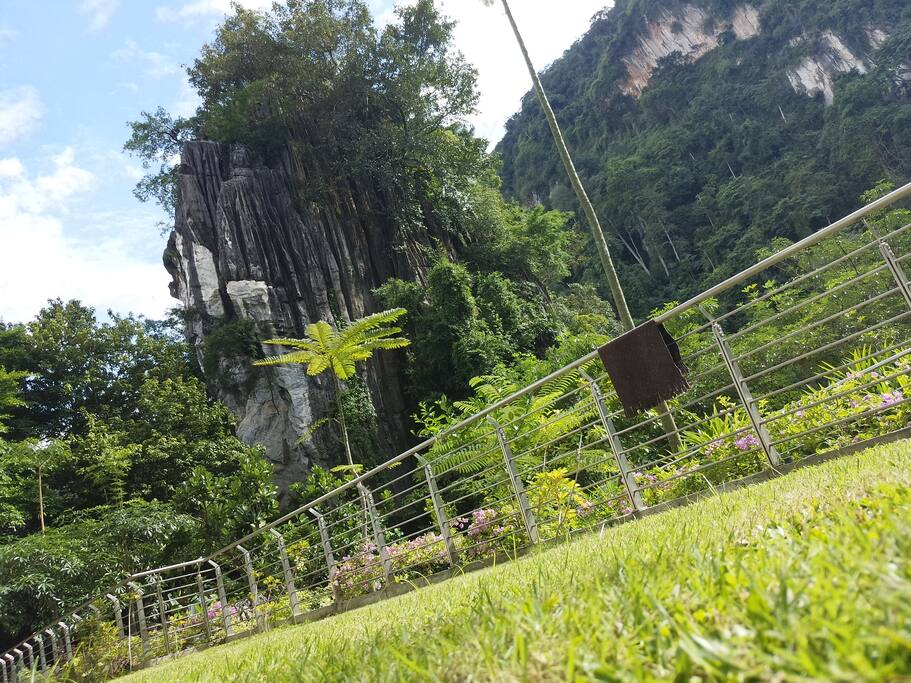 A 280 million years old 14-story high limestone that raises from the lake, is a sight that you will never forget. Private Lawn only accessible by your family, facing the 280-million year old lime stone.