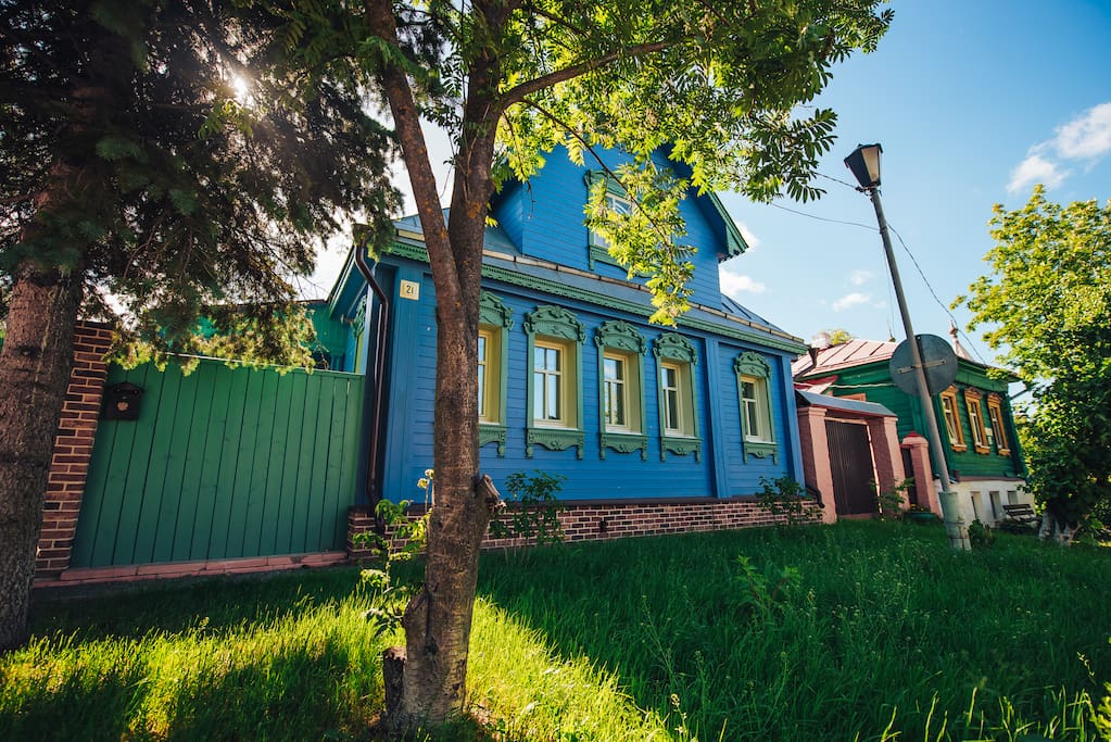 Вид с улицы Старой.