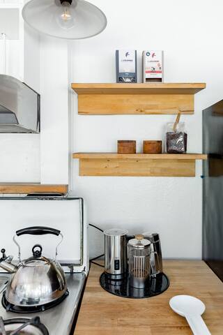 Explore Silver Lake from a Charming Bungalow gallery image 4