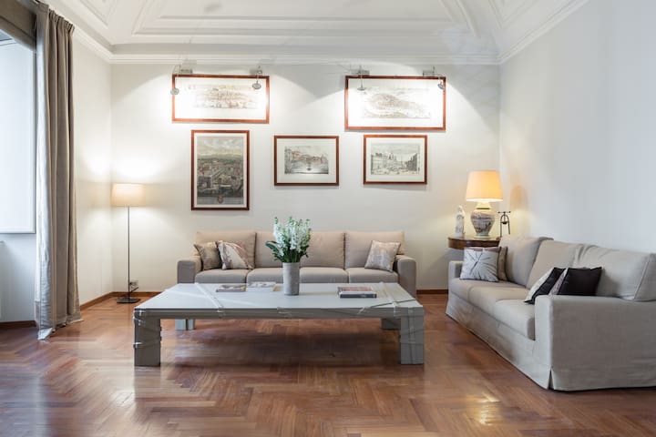 Big apartment with private garden near the river gallery image 2