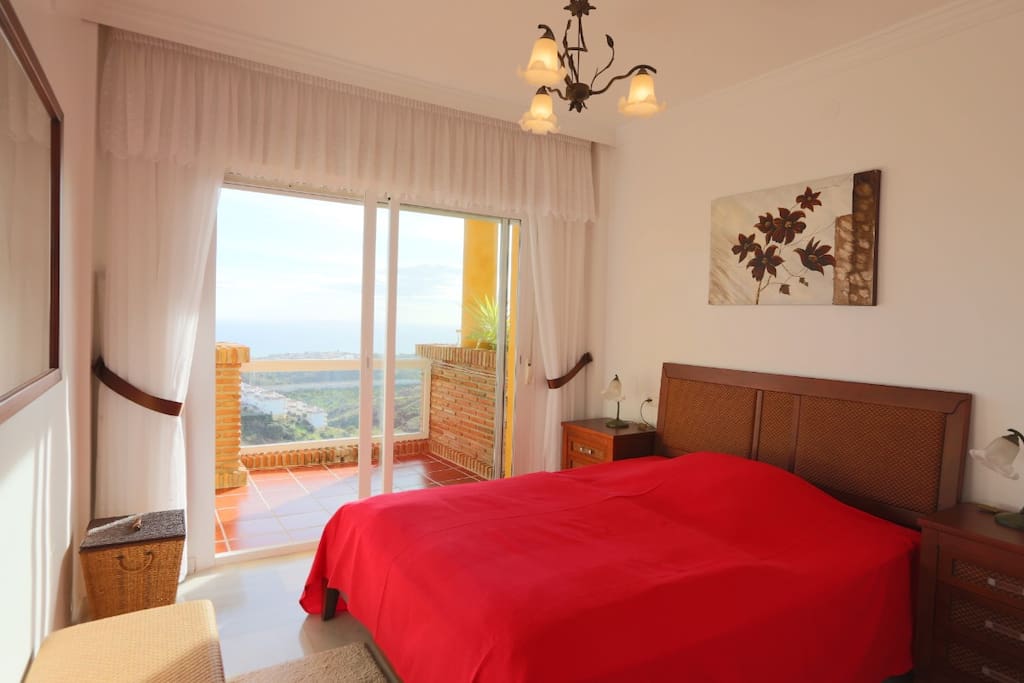 Master bedroom with direct access to the terrace