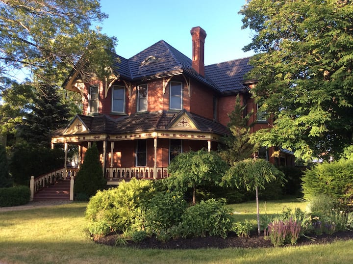 500+ Collingwood Vacation Rentals Cottages and Chalets Airbnb