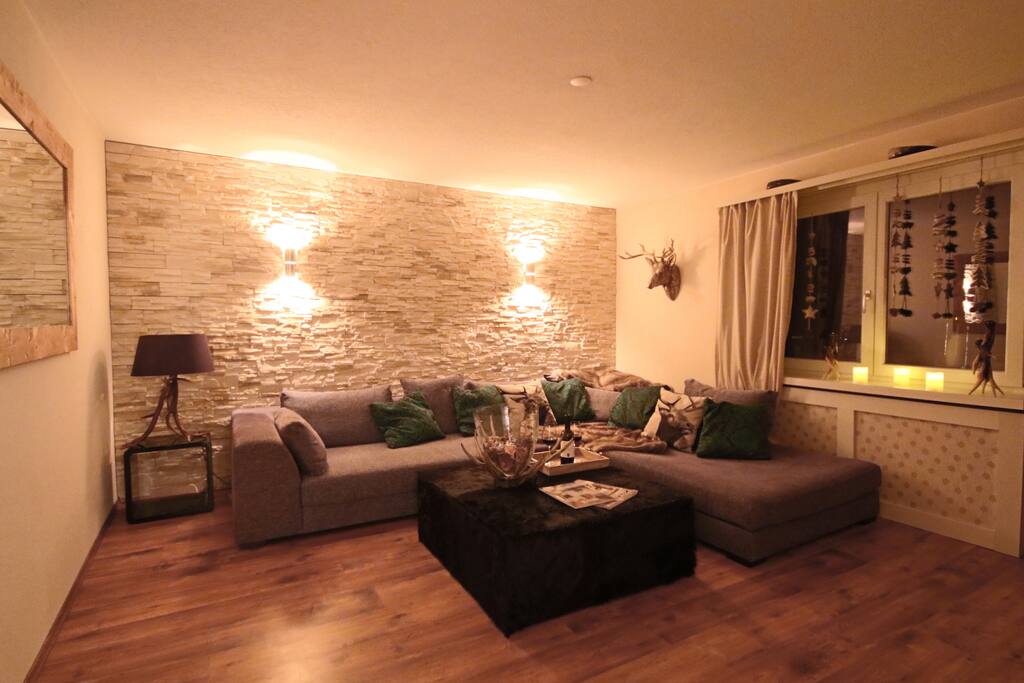 Wohnzimmer mit Schlafsofa