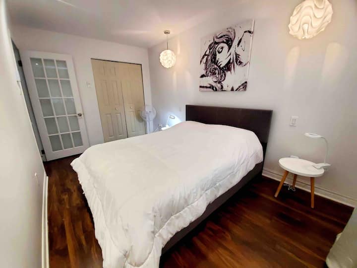 Cozy Confortable Modern Apartment..!!! - Laval
