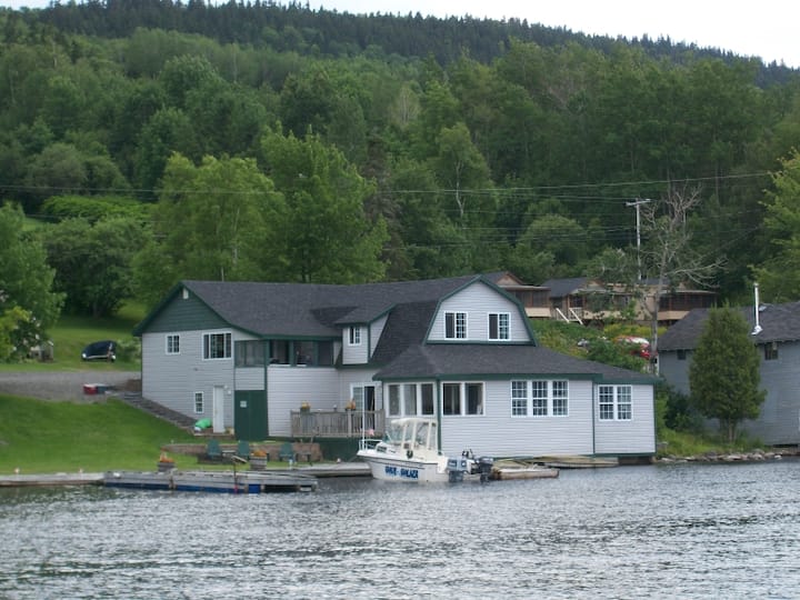 Large 4 BR house Moose River/Moosehead Lake!