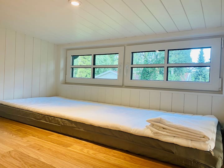 Loft me dyshekë dyshemeje.