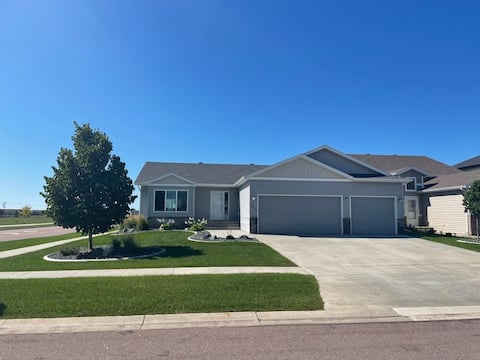 Large 3 bath home near Scheels Arena!
Room for all