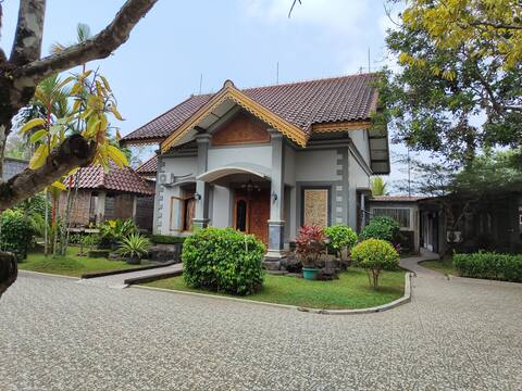 Full house & area for you (4BR) TEDUH Villa Jogja