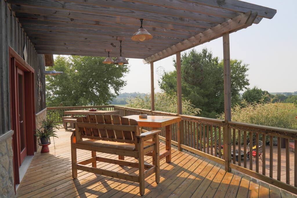 The Hilltop Haven Bed & Breakfasts for Rent in Fredonia