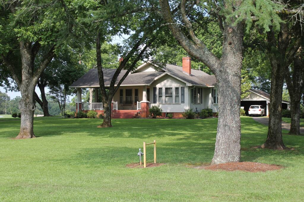 Quaint country home near Clemson Houses for Rent in Six Mile, South