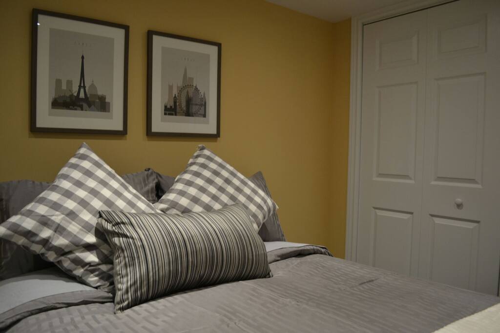 bedroom 1 (double bed)