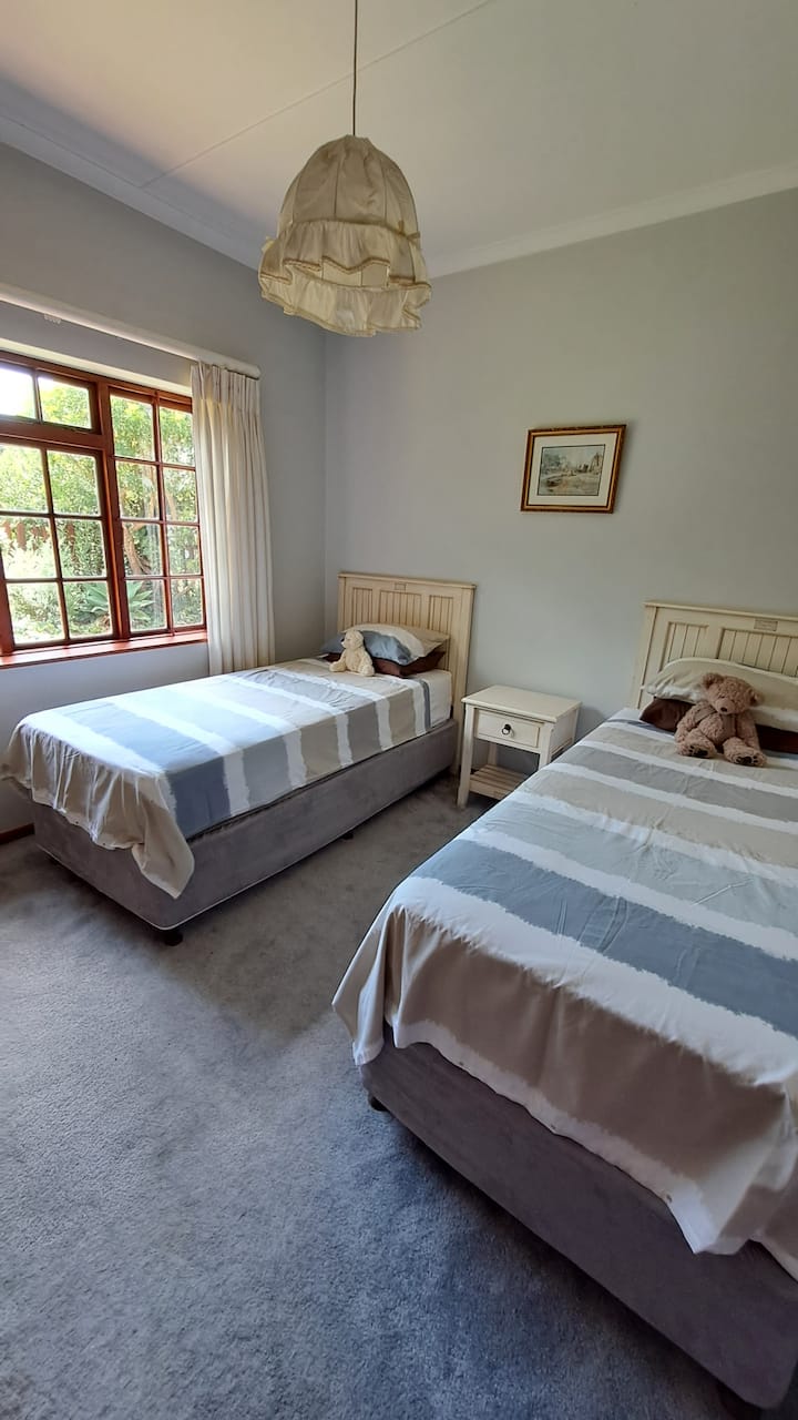 חדר שינה 2, שתי מיטות יחיד, אורך נוסף