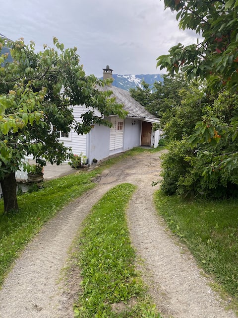 The Kårhuset - Meland Fruit Guard