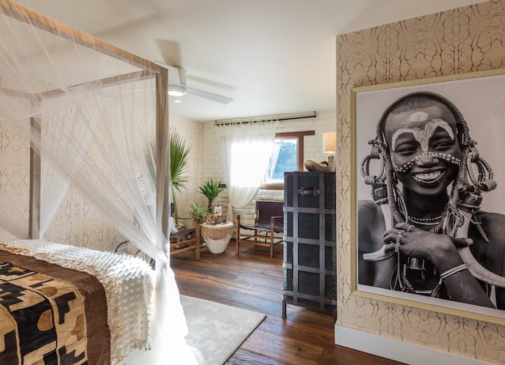 Bedroom 2- Kruger Room (Queen). Designer- Emily Mughannam