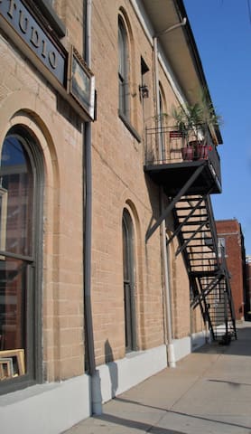 Marshall OverNight Stays in downtown Marshall