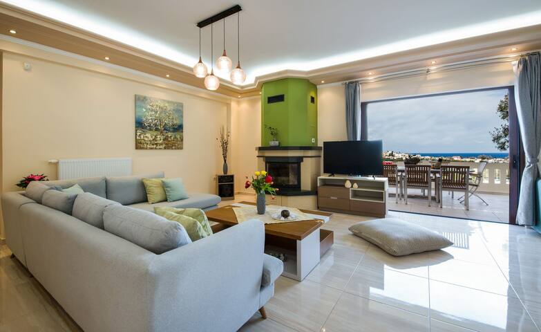 Villa Daratso heated private pool, view to the sea gallery image 5