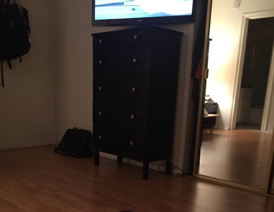 Cable is not included, however I do have a tv and a Roku streaming device. Netflix and Amazon are ready to go for you!