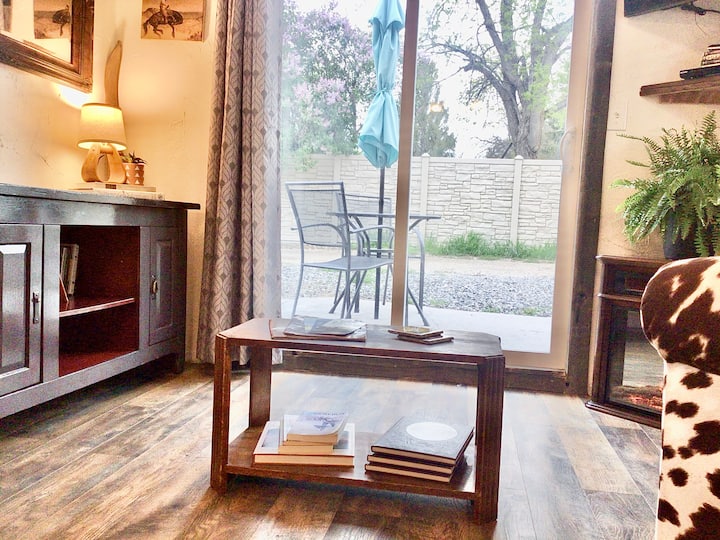 “Wynot Bunkhouse” Classic Western  Retreat - Cody, WY