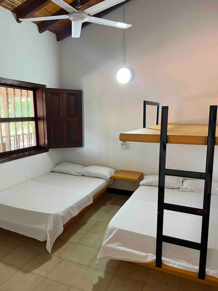 ห้อง 8 ห้องน้ำรวม 