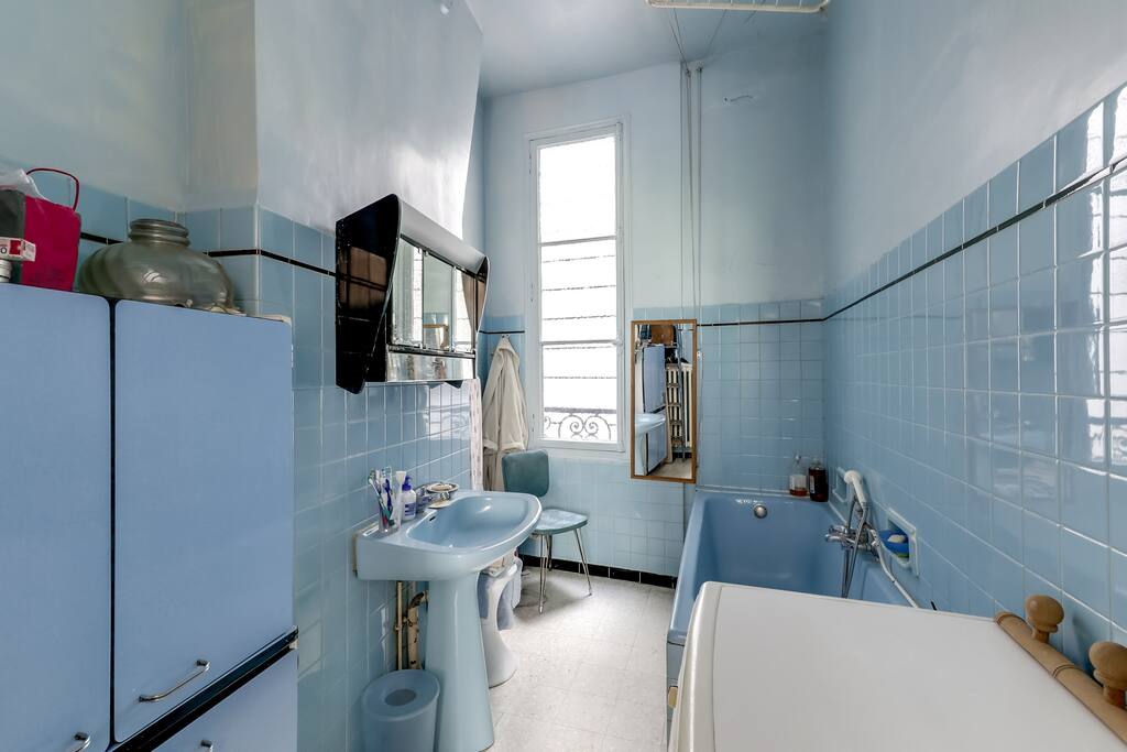 La salle de bain bleue