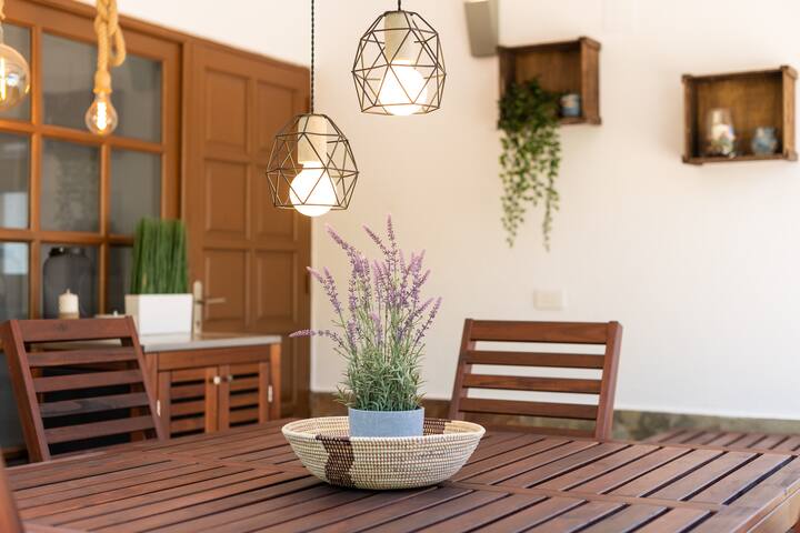 Walk to the Beach. Resort-Style Bungalow II