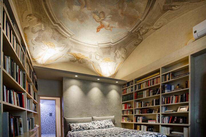 Renaissance Palace in Santa Croce gallery image 5