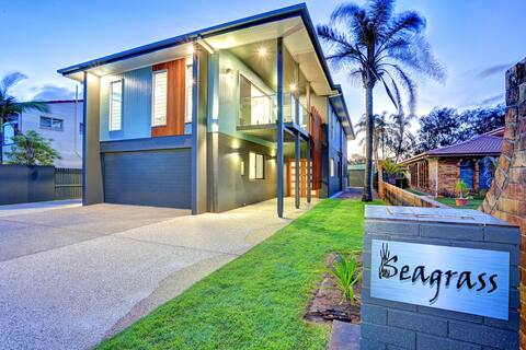 Executive 4 Bedroom House overlooking Golf Course