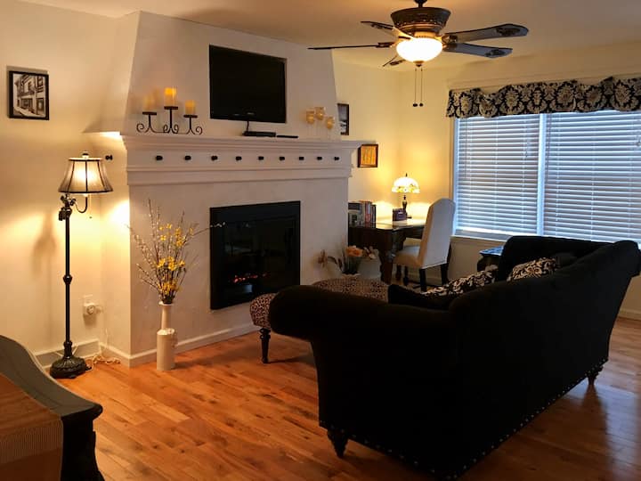 White & Black Cottage - Glens Falls, NY