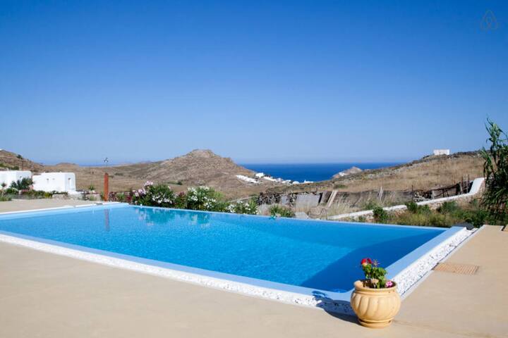 Mykonos Villa gallery image 2