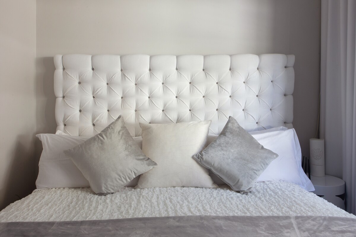 เตียงคิงไซส์ยาวพิเศษ 