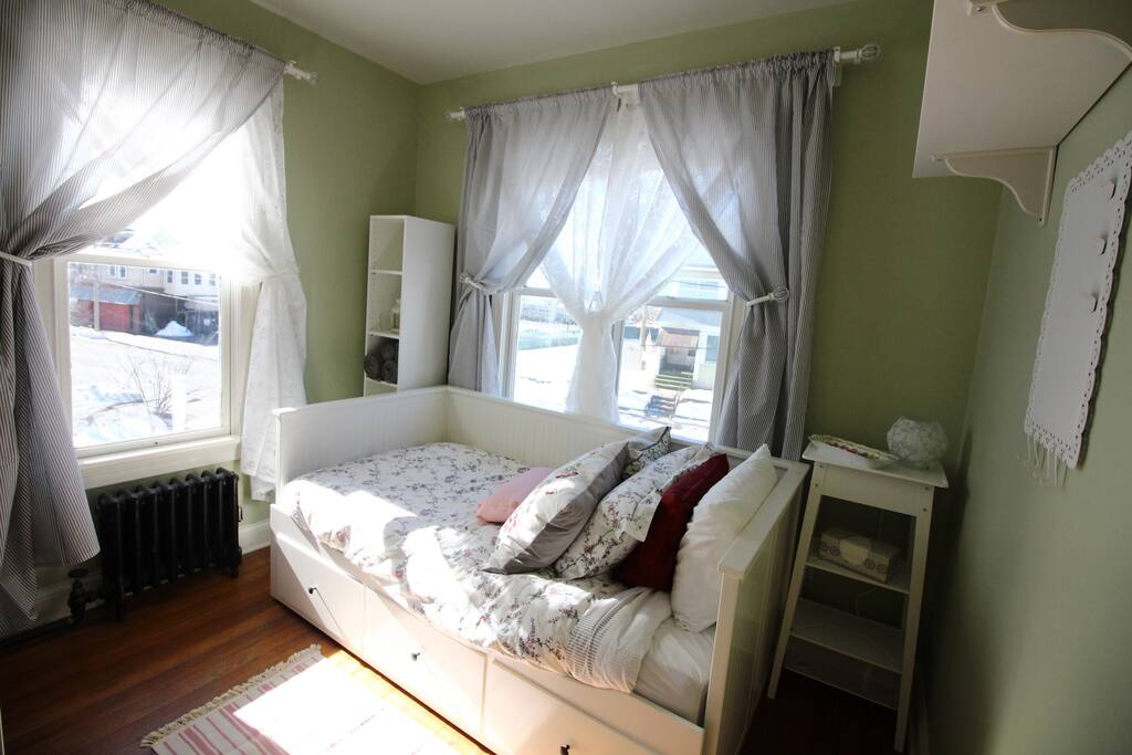House is heated with radiators. Triple layer of window coverings. In the summer this room is equipped with an air conditioner.