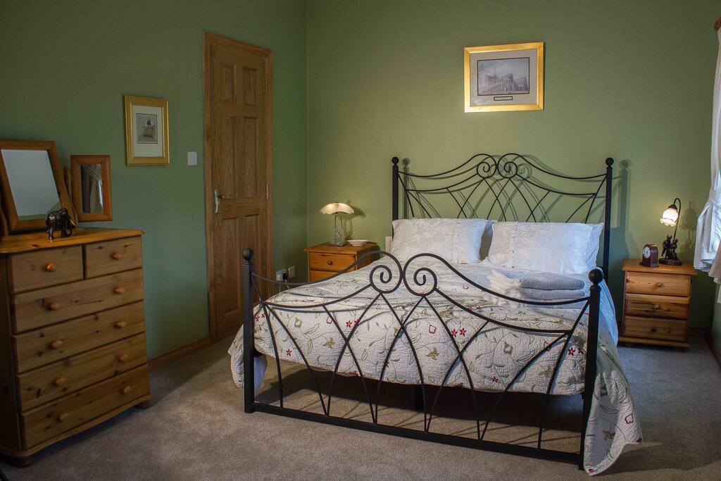 Irish Ivy Room