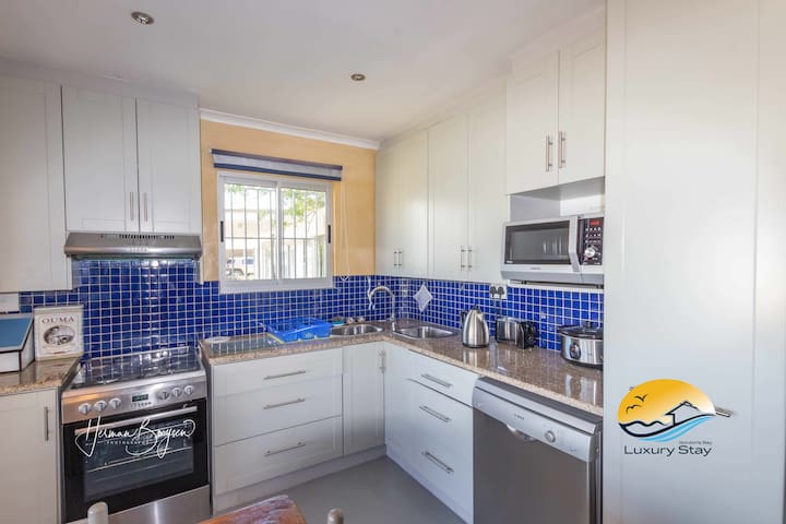 FP 18 L’chaim Self-Catering with great Seaview