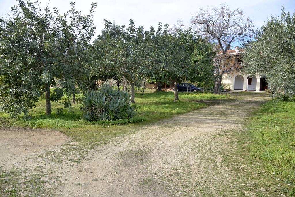 Visuale dal cancello di ingresso