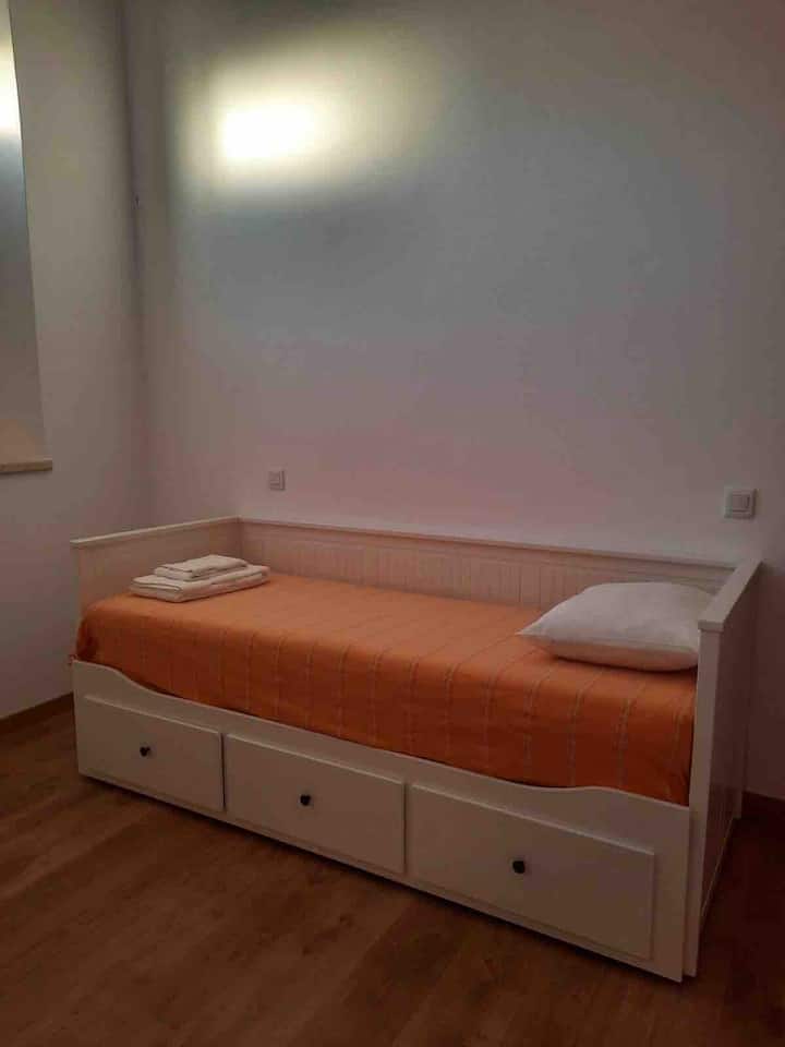 Spálňa 4 (posteľ je otvorená pre 2 osoby)