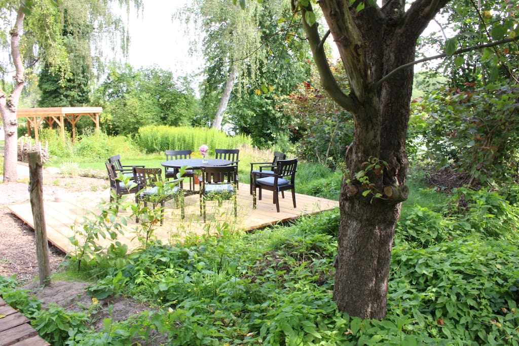 die Terrasse mit Seeblick