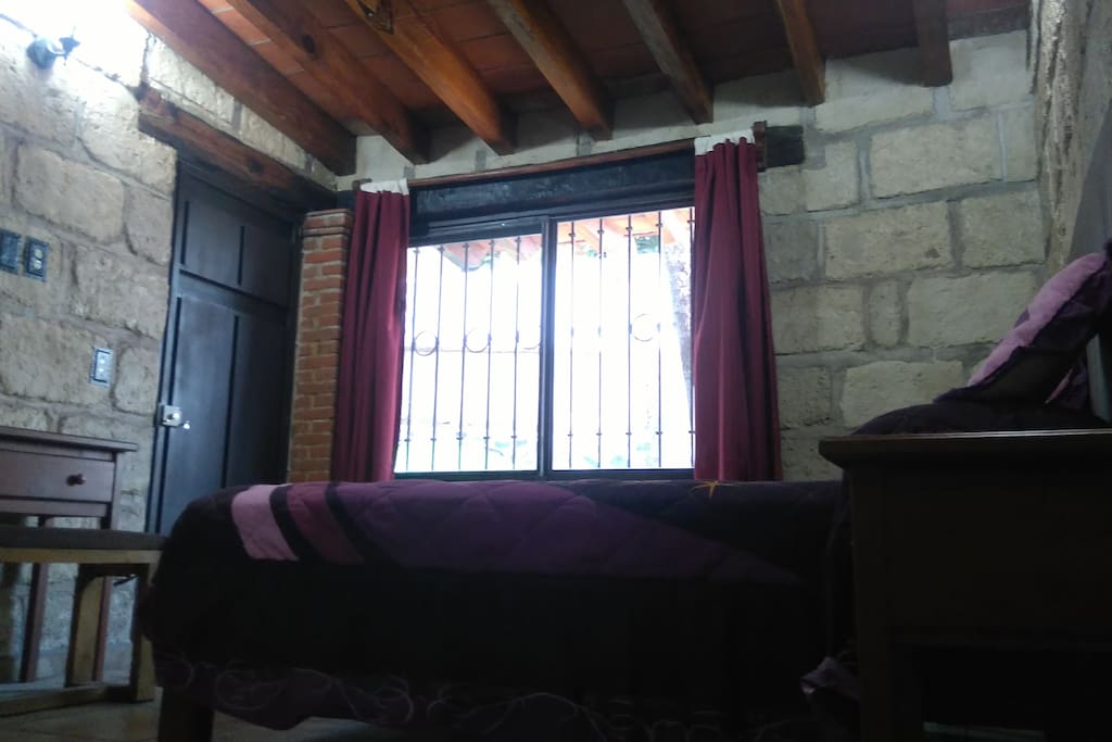 Cada habitación tiene un toque campestre que te hará olvidar la ciudad.