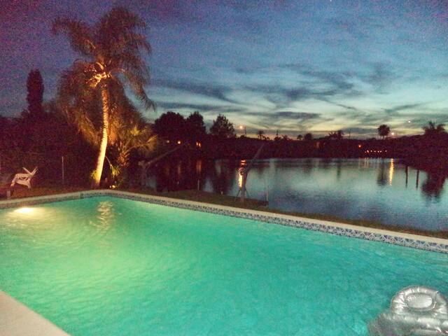 Waterfront Nest Official Port Charlotte Florida Fl Usa 3 Bedroom 2 Bathroom