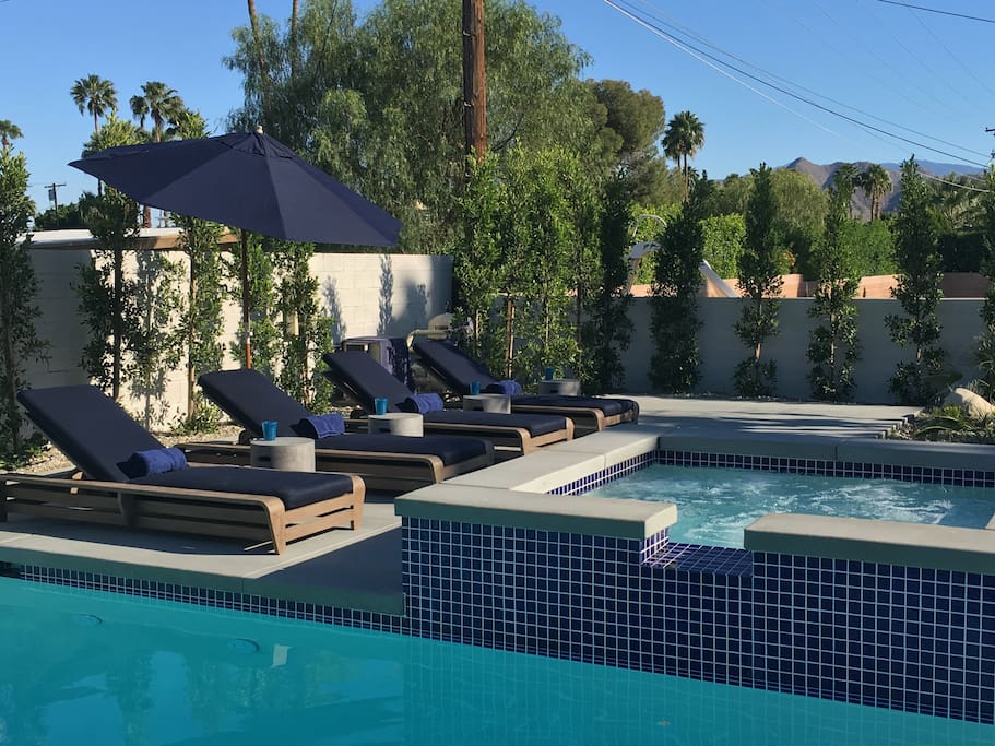 8 person spa with views of the mountains