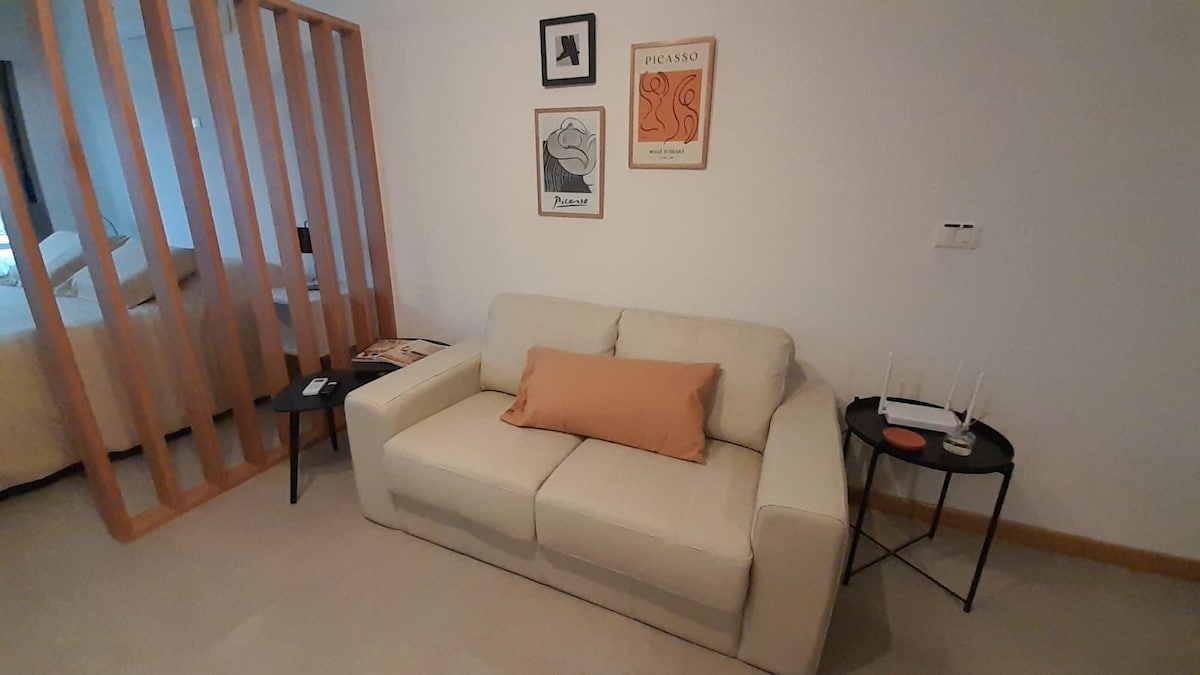 Top Airbnb: Brand new close to everything, desk, balcony in Punta Carretas
