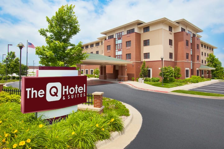 Picha ya The Q Hotel and Suites, Pet Friendly 1