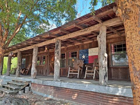 Texas Bunkhouse at Bluegill lake Cabins