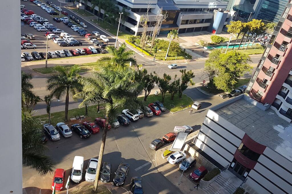 Via de acesso ao Garvey Park e Brasília Shopping a 300m