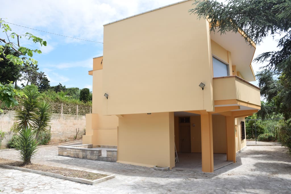 Profilo di Villa Carolina