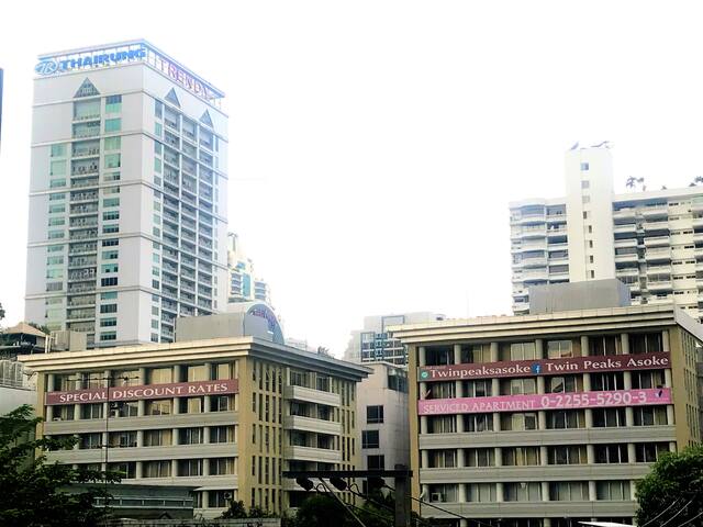 Deluxe 2 Bedrooms Suites at NANA& ASOK BTS gallery image 2