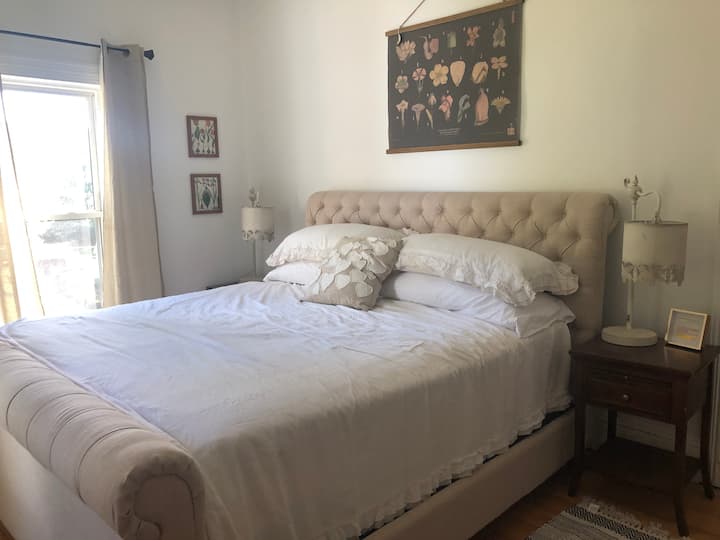 Chumba cha Mfalme wa Ghorofa ya 2