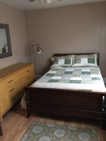 New York single comfy family home