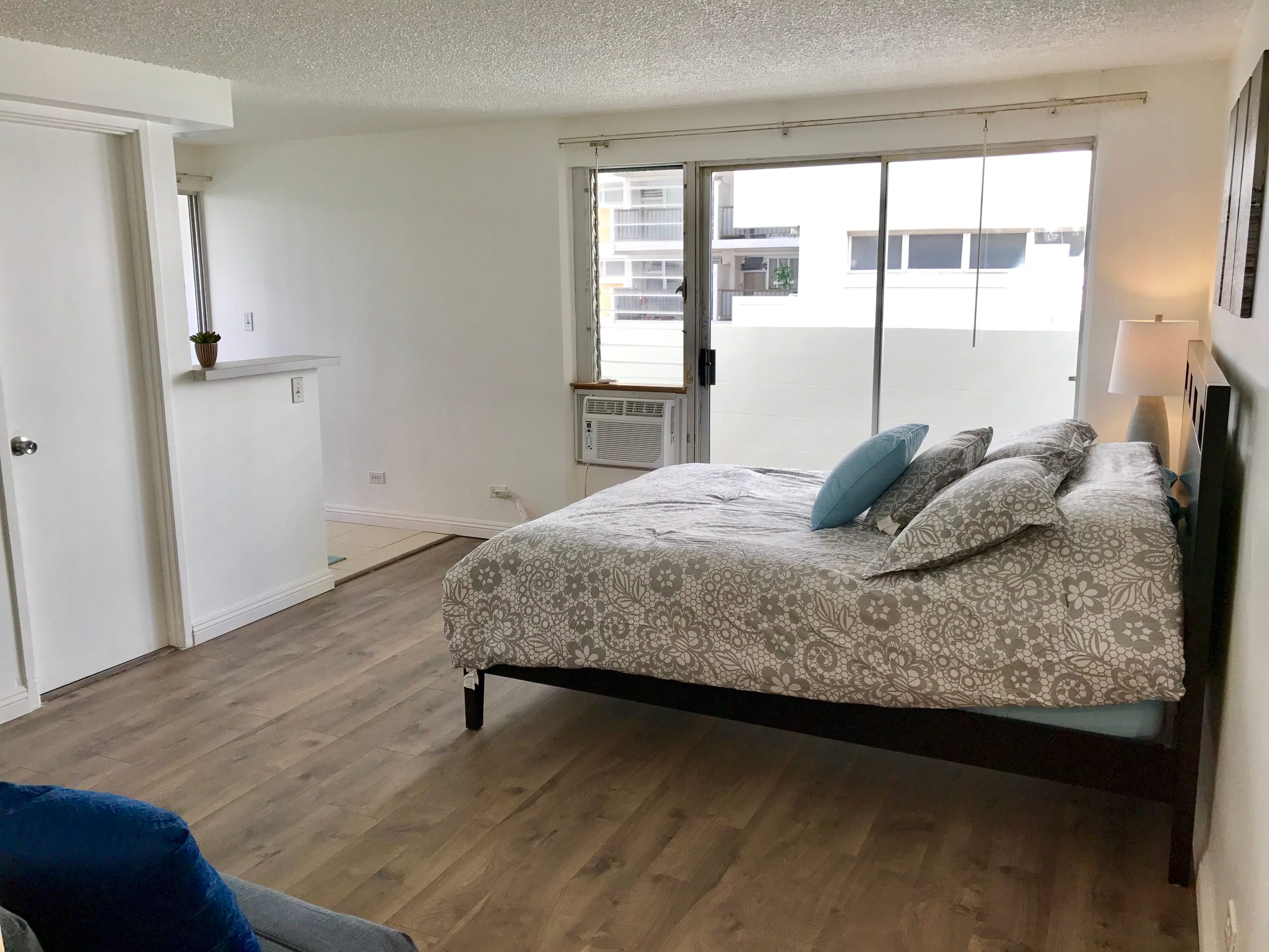 Lovely & Clean Unit | Minutes to Waikiki Beach - Image 22